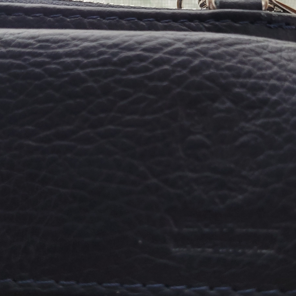 Vera Pelle Black Leather Phone Case with Chain - Picture 5 of 8